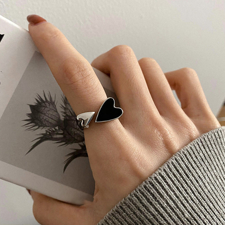 Beautifully designed love heart opening ring