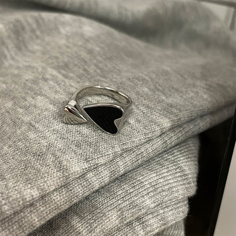 Beautifully designed love heart opening ring