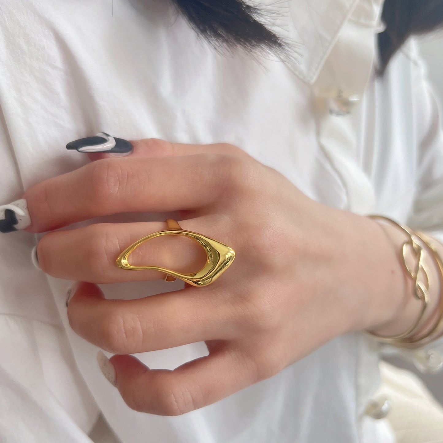 Irregular Hollow Geometric Ring